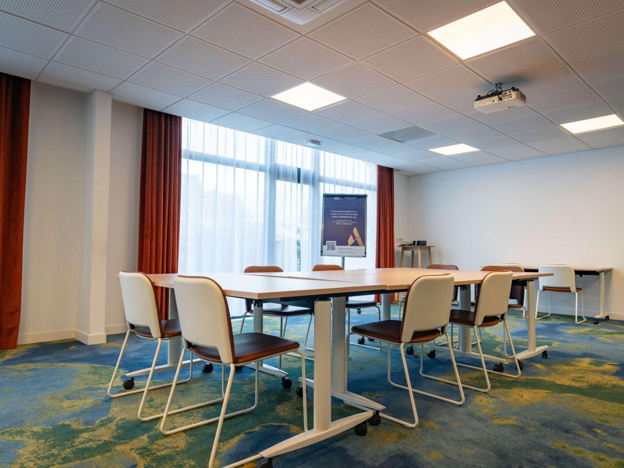 Mercure Saint Omer Centre Gare Buitenkant foto